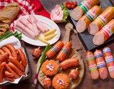 Schinken Zwiebelmettwurst im Angebot bei REWE in Wesel Schinken Zwiebelmettwurst Angebote von REWE Hausmarke bei REWE Wesel für 1,29 €
