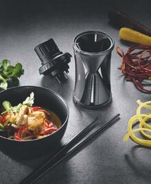 Gemüseschneider Spirelli 2.0 Black Edition bei Zurbrüggen in Gelsenkirchen Gemüseschneider Spirelli 2.0 Black Edition im Angebot bei Zurbrüggen Gelsenkirchen für 14,99 €