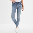 Promo Jean stretch slim 7/8 ème denim double stone femme à 29,99 € dans le catalogue La Halle à Charleville-Mézières