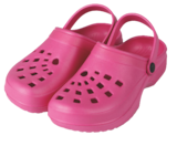 La paire de sabots enfants ou femmes en promo chez Bazarland Creil à 2,99 €