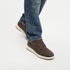 Baskets montantes à lacets marron homme à 45,99 € dans le catalogue La Halle