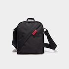 Sac en bandoulière Puma noir homme en promo chez La Halle Sac en bandoulière Puma noir homme dans le catalogue La Halle
