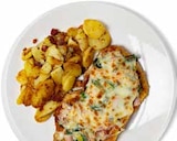 Schweineschnitzel mit Speck und Lauch überbacken, dazu Bratkartoffeln Angebote bei GLOBUS Koblenz für 12,50 €