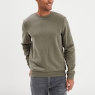 Sweat avec col rond vert kaki homme en promo chez La Halle Sweat avec col rond vert kaki homme dans le catalogue La Halle