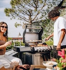 Raiffeisenmarkt - Gasgrill „Monroe II Pro 3 SIK TURBO“ Angebot im Prospekt Gasgrill „Monroe II Pro 3 SIK TURBO“ bei Raiffeisenmarkt im Prospekt "" für 499,00 €