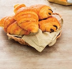 Promo 2 Croissants + 2 Pains au Chocolat à 2,20 € dans le catalogue U Express à Commequiers