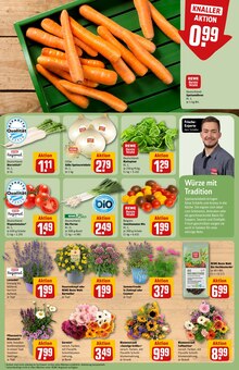 Blumen im REWE Prospekt "Dein Markt" mit 30 Seiten (München)