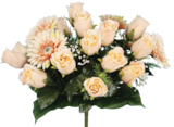 Composition bouquet de roses - Maxi Bazar Composition bouquet de roses à 14,99 € dans le catalogue Maxi Bazar