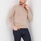 Pull droit col rond coton mélangé beige homme en promo chez La Halle Pull droit col rond coton mélangé beige homme dans le catalogue La Halle