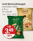 Weihnachtskugeln Blätter-Krokant von Lindt im aktuellen V-Markt Prospekt für 3,49 €