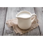 Lait U.H.T. Viva "Format Familial" - CANDIA en promo chez Carrefour Cannes à 10,30 €