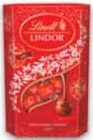 Promo -50% de remise immédiate sur le 2ème sur les chocolats de Noël Llindt à  dans le catalogue Intermarché à Escaufourt