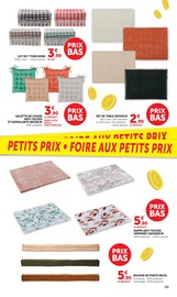 Promos Chaise dans le catalogue "L'ANNIVERSAIRE GAGNANT DES MAGASINS U" de Hyper U Chaise en promo dans le catalogue Hyper U à la page 49