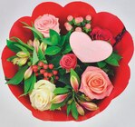 Promo Petit bouquet composé "Bonne Fête Maman" à 12,99 € dans le catalogue Cora à Pommiers