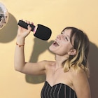 Bazarland Hirson - Promo Micro enceinte karaoké lumineux Promo Micro enceinte karaoké lumineux à 12,99 € dans le catalogue Bazarland à Hirson