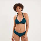 La Halle Saint-Parres-aux-Tertres - Promo Haut de maillot de bain forme triangle bleu pétrole femme Promo Haut de maillot de bain forme triangle bleu pétrole femme à 17,99 € dans le catalogue La Halle à Saint-Parres-aux-Tertres