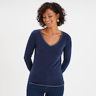 La Halle Quimperlé - Promo T-shirt manches longues col en V coton bleu marine femme Promo T-shirt manches longues col en V coton bleu marine femme à 8,99 € dans le catalogue La Halle à Quimperlé