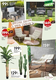 Offre Salon De Jardin dans le catalogue Maxi Bazar du moment à la page 7