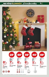 Offre Couronne Noël dans le catalogue Super U du moment à la page 14