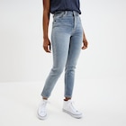 Jean stretch slim 7/8 ème denim double stone femme - La Halle à Tours Jean stretch slim 7/8 ème denim double stone femme en promo chez La Halle Tours à 29,99 €