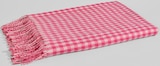 Plaid vichy en promo chez Maisons du Monde Plaid vichy dans le catalogue Maisons du Monde