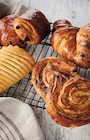 Assortiment de viennoiseries pur beurre - Intermarché Super Assortiment de viennoiseries pur beurre à 3,19 € dans le catalogue Intermarché Super