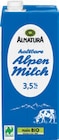 Aktuelles Zwei Packungen Naturland Alnatura haltbare Bio-Alpenmilch Angebot bei tegut in Kassel