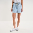 La Halle Fleurance - Promo Short mom en jean ceinture cordon denim triple stone femme Promo Short mom en jean ceinture cordon denim triple stone femme à 19,99 € dans le catalogue La Halle à Fleurance