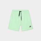 Short de jogging regular vert fluo garçon en promo chez La Halle Short de jogging regular vert fluo garçon dans le catalogue La Halle
