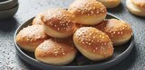 Carrefour Market - MINI PAIN BURGER : offre du catalogue Promo MINI PAIN BURGER à 2,90 € dans le catalogue Carrefour Market "Chaque instant mérite d’être traité avec goût"