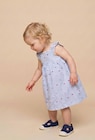 Robe portefeuille avec bloomer rayés et imprimés en coton - Monoprix Margaret Robe portefeuille avec bloomer rayés et imprimés en coton à 13,99 € dans le catalogue Monoprix Margaret