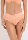 Panty mit floraler Spitze in softpapaya von bonprix im aktuellen bonprix. Prospekt für 8,99 €