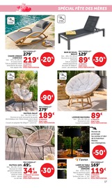 Chaise en promo dans le catalogue Hyper U à la page 17