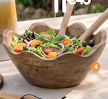 Saladier cotelé en acacia à 11,45 € dans le catalogue B&M