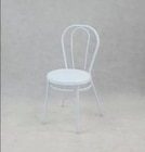 Chaise Bistrot blanche en promo chez Maxi Bazar Livry-Gargan à 19,99 €