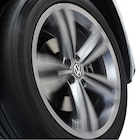 Dynamische Nabenkappen mit geprägtem Volkswagen Logo bei Volkswagen im Prospekt "" für 106,00 €