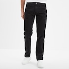 Promo Jeans regular 5 poches Creeks denim noir homme à 29,99 € dans le catalogue La Halle à Saussay