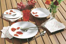 Services 18 pièces coquelicot - Géant Casino à Grenoble Services 18 pièces coquelicot en promo chez Géant Casino Grenoble à 27,90 €