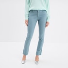 La Halle Langueux - Promo Pantalon slim en coton elasthanne gris femme Promo Pantalon slim en coton elasthanne gris femme à 19,99 € dans le catalogue La Halle à Langueux