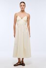 Robe longue à bretelles en coton - Monoprix Margaret Robe longue à bretelles en coton à 29,99 € dans le catalogue Monoprix Margaret