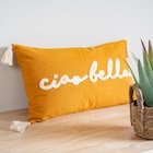 B&M - Coussin ciao bella 50x30cm : offre du catalogue Promo Coussin ciao bella 50x30cm à 7,99 € dans le catalogue B&M ""