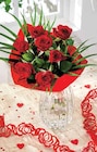 Promo Bouquet 7 roses rouge avec feuillages à 6,99 € dans le catalogue Intermarché à Malakoff