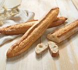 Baguette à base de farine label rouge en promo chez Intermarché Hyper Baguette à base de farine label rouge dans le catalogue Intermarché Hyper