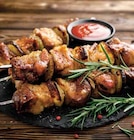 Brochettes de poitrine de porc marinées, torsadées - CHARCULOR - Intermarché à Saint-Maur-des-Fossés Brochettes de poitrine de porc marinées, torsadées - CHARCULOR en promo chez Intermarché Saint-Maur-des-Fossés à 13,99 €