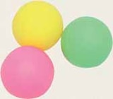 Filet 3 balles de beach ball en promo à 0,90 € chez Intermarché Filet 3 balles de beach ball dans le catalogue Intermarché