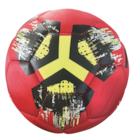 Ballon de football rouge en promo chez JouéClub Ballon de football rouge dans le catalogue JouéClub