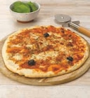 Pizza Margherita olives ou jambon mozzarella en promo chez U Express Champigny-sur-Marne à 3,99 €