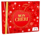 Bonbons de chocolat fin fourrés cerise et liqueur - MON CHÉRI en promo chez Carrefour Montbéliard à 13,18 €