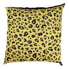 Promo Coussin d'extérieur déperlant motif léopard jaune et noir 40x40cm à 1,99 € dans le catalogue Gifi à Nevers