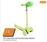 Tretroller mit leuchtenden Rädern bei Action im Höchstadt Prospekt für 14,95 €